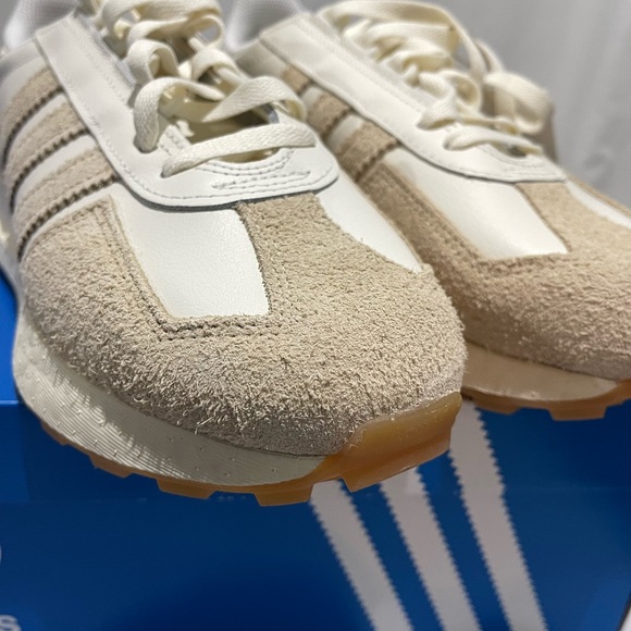 RETROPY E5 SHOES Off White / Sand Strata / Gum - Picture 11 of 17